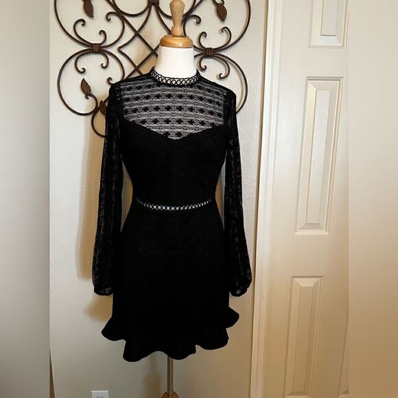 Dresses & Skirts - Stunning crochet, lace and embroidery black dress